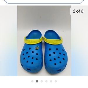 Woman’s crocs size 11